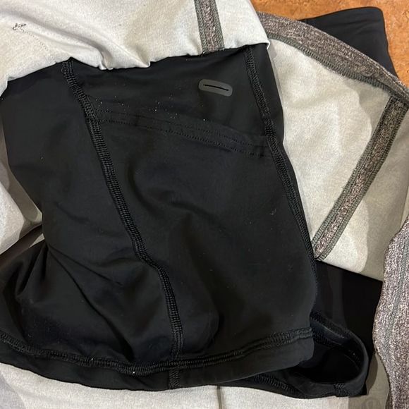 Lululemon skort size 8 - Picture 7 of 8